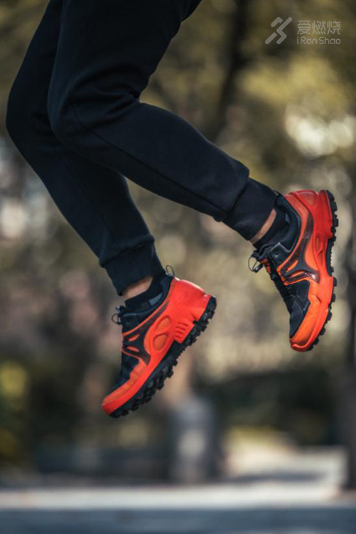 在路边走着走着，突然就想跑越野了