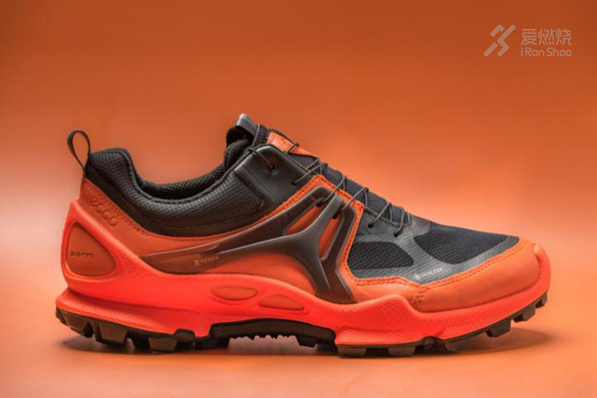 在路边走着走着，突然就想跑越野了