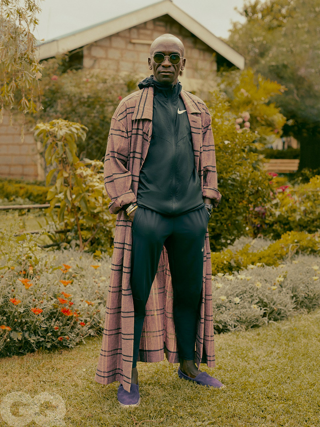 基普桑违规被逮捕 ASICS亚瑟士云端发布首款碳板跑鞋 | 跑圈十件事