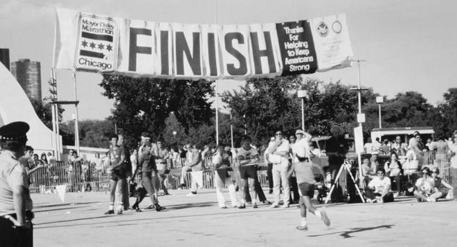 比全马跑者耐力更好的人 是马拉松摄影师