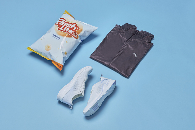 跑鞋｜去年高摘斗轻盈 FLASHLITE 安踏氢跑鞋2.0