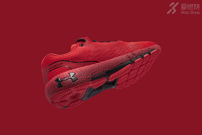 跑鞋 | 独自奔跑 UA HOVR MACHINA