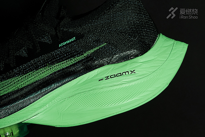 我们和一双Alphafly NEXT%聊了几句