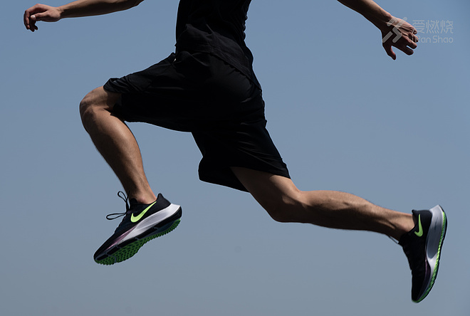 Nike Pegasus 37变得狠像Next%？