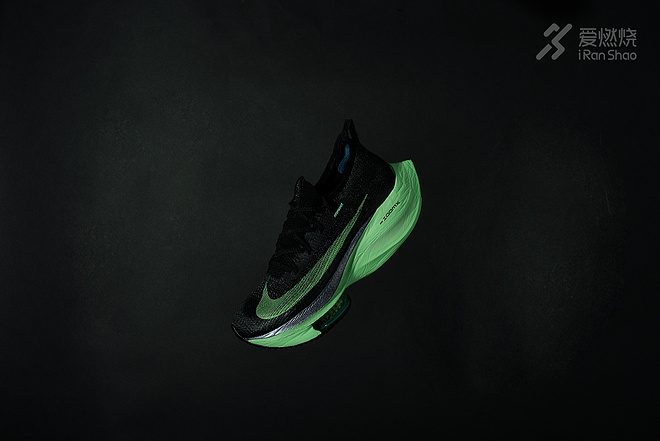 我们和一双Alphafly NEXT%聊了几句