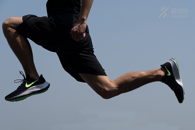 Nike Pegasus 37变得狠像Next%？