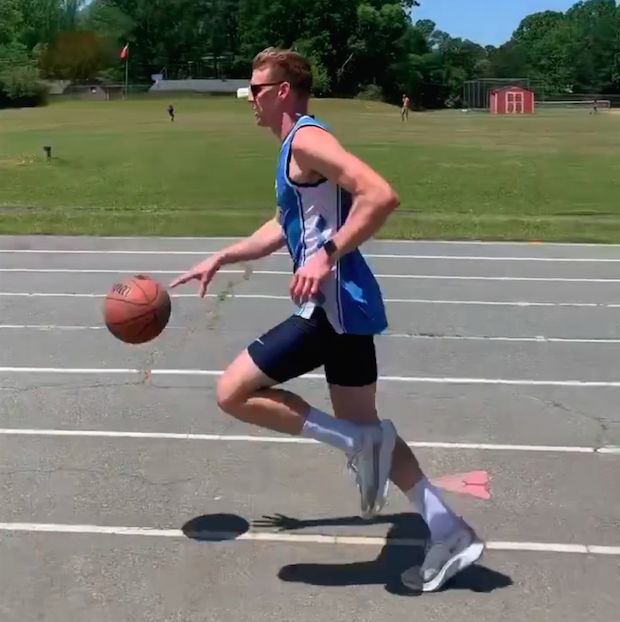 国际奥委会主席巴赫称 奥运会若无法如期将被取消 | 跑圈十件事