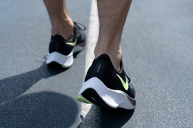 Nike Pegasus 37变得狠像Next%？