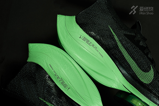 我们和一双Alphafly NEXT%聊了几句