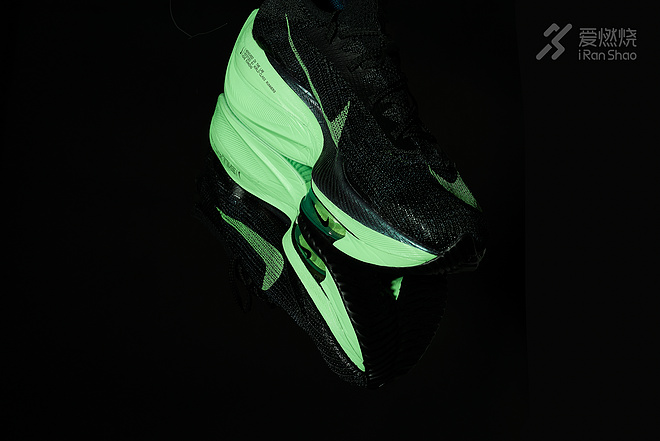 我们和一双Alphafly NEXT%聊了几句