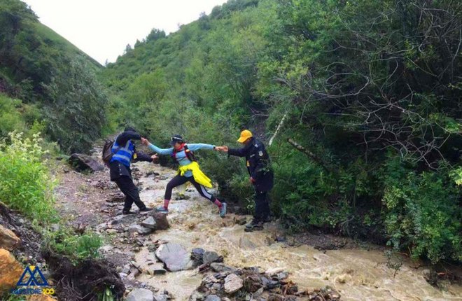 “八美胜境 . 别致雅拉”——记顶石100超级越野大师赛60KM！