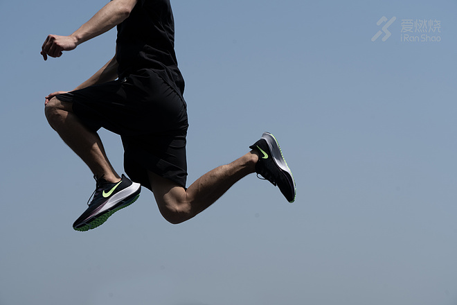 Nike Pegasus 37变得狠像Next%？