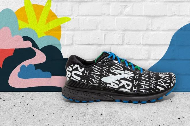 世卫组织发布聚集性赛事办赛指南 多地教育局叫停学生戴口罩跑步 | 跑圈十件事