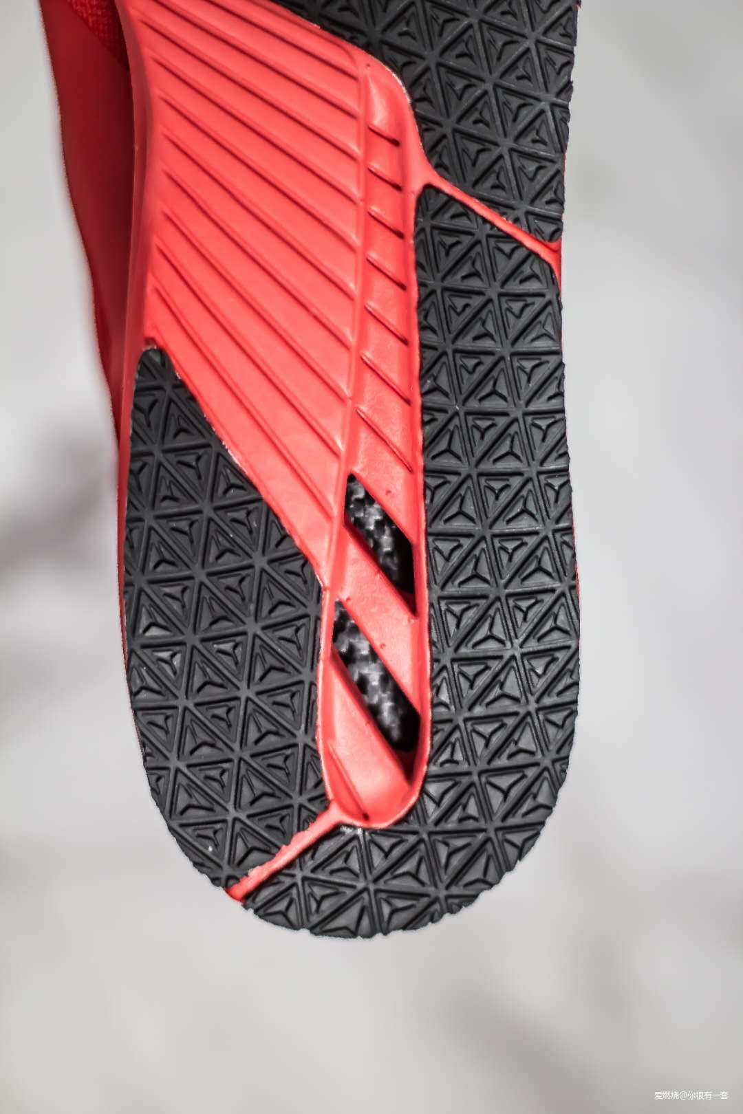 迪桑特DELTA TRI OP高性能专业跑鞋，“外挂级”体验