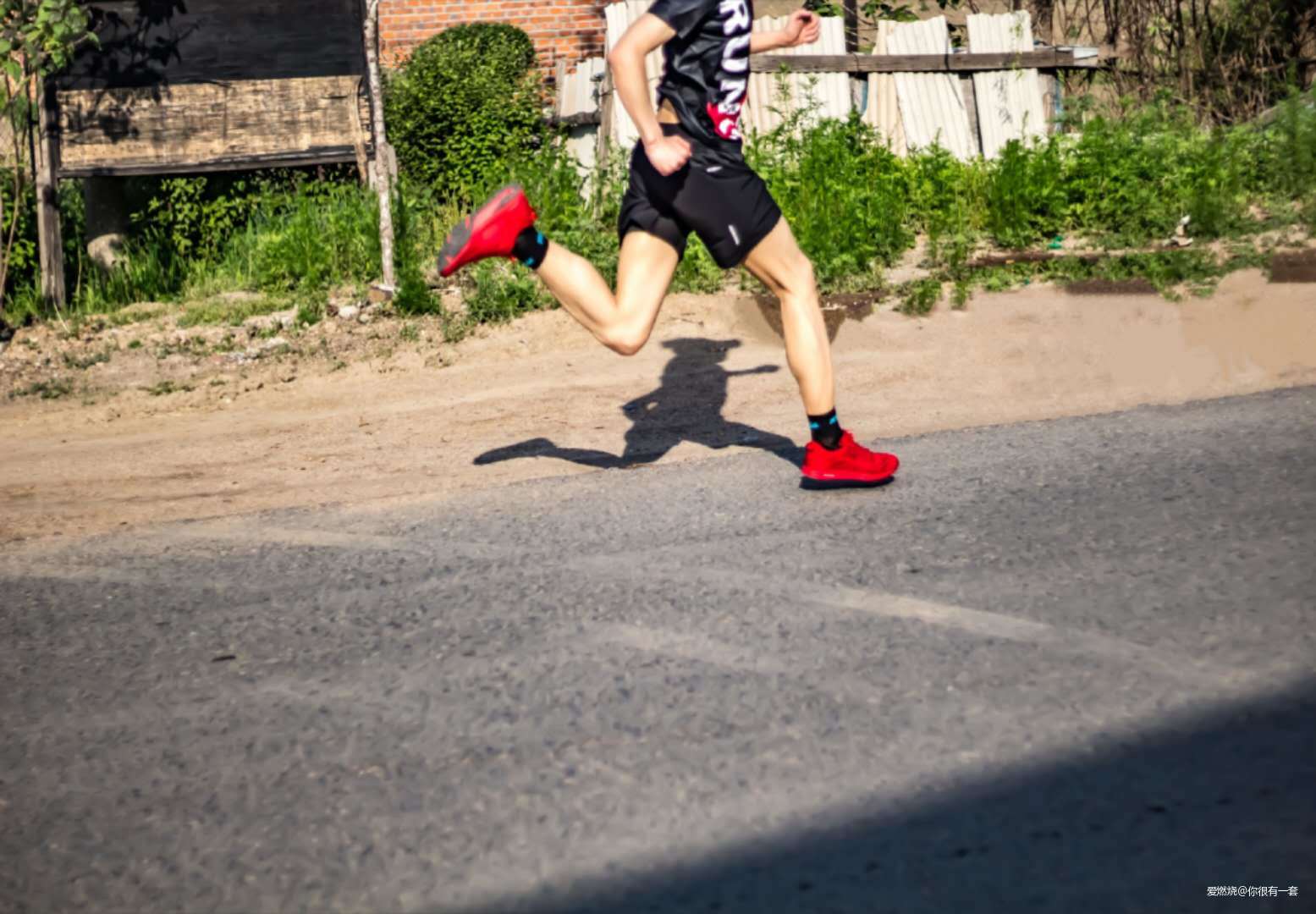 迪桑特DELTA TRI OP高性能专业跑鞋，“外挂级”体验