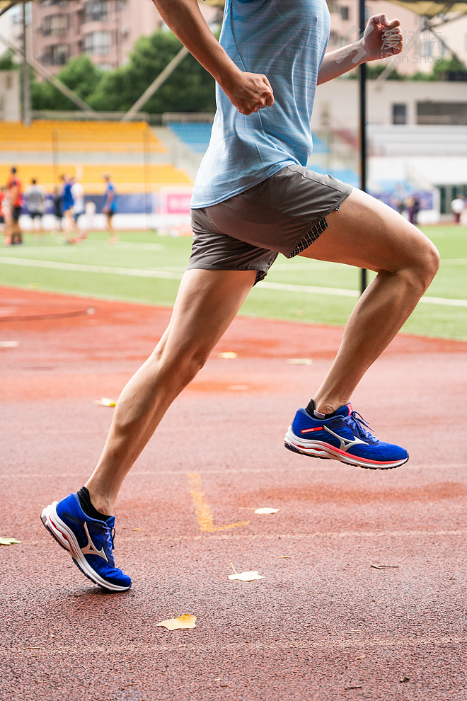 Mizuno Wave Rider  24  | “吃软不吃硬”