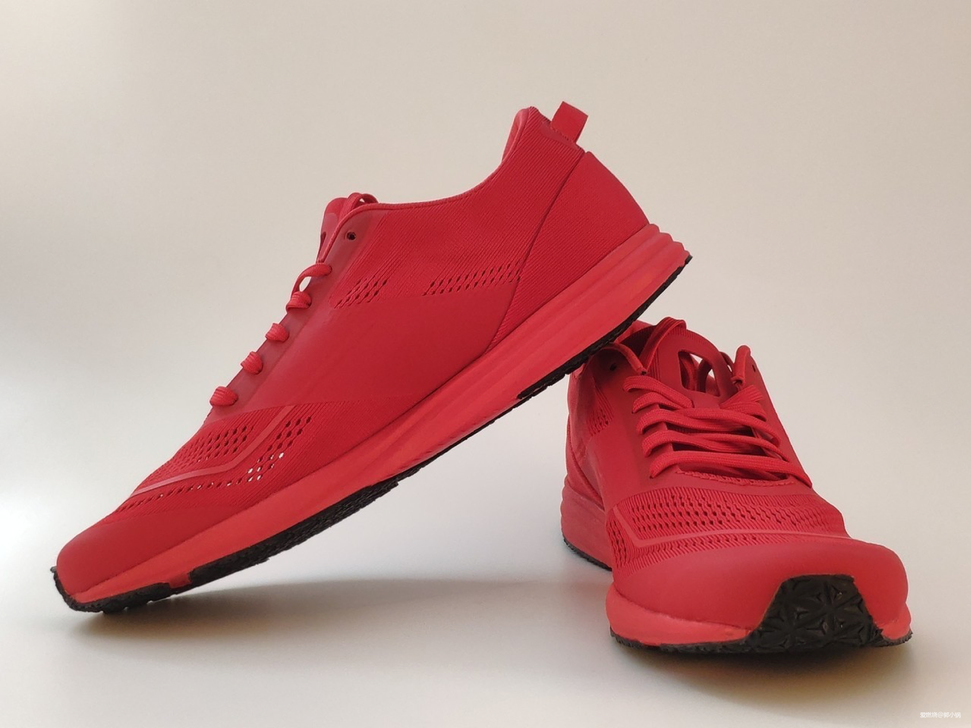 听说你一个跑者为了测评一款鞋子，差点去完成了次铁三？  迪桑特DELTA TRI OP高性能专业跑鞋