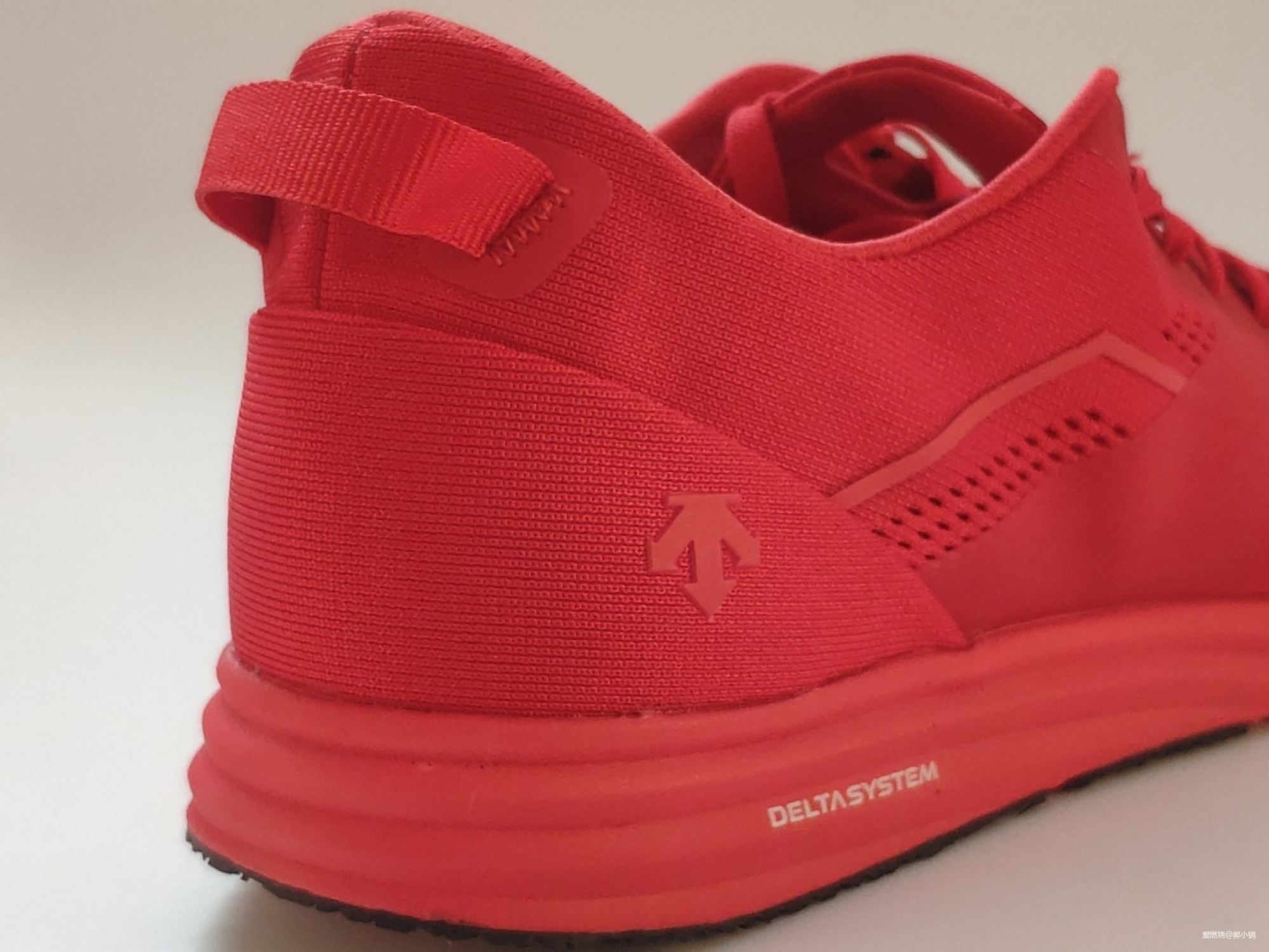 听说你一个跑者为了测评一款鞋子，差点去完成了次铁三？  迪桑特DELTA TRI OP高性能专业跑鞋