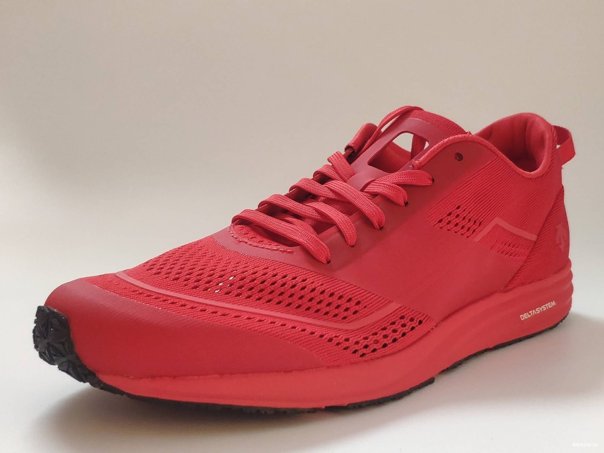 听说你一个跑者为了测评一款鞋子，差点去完成了次铁三？  迪桑特DELTA TRI OP高性能专业跑鞋