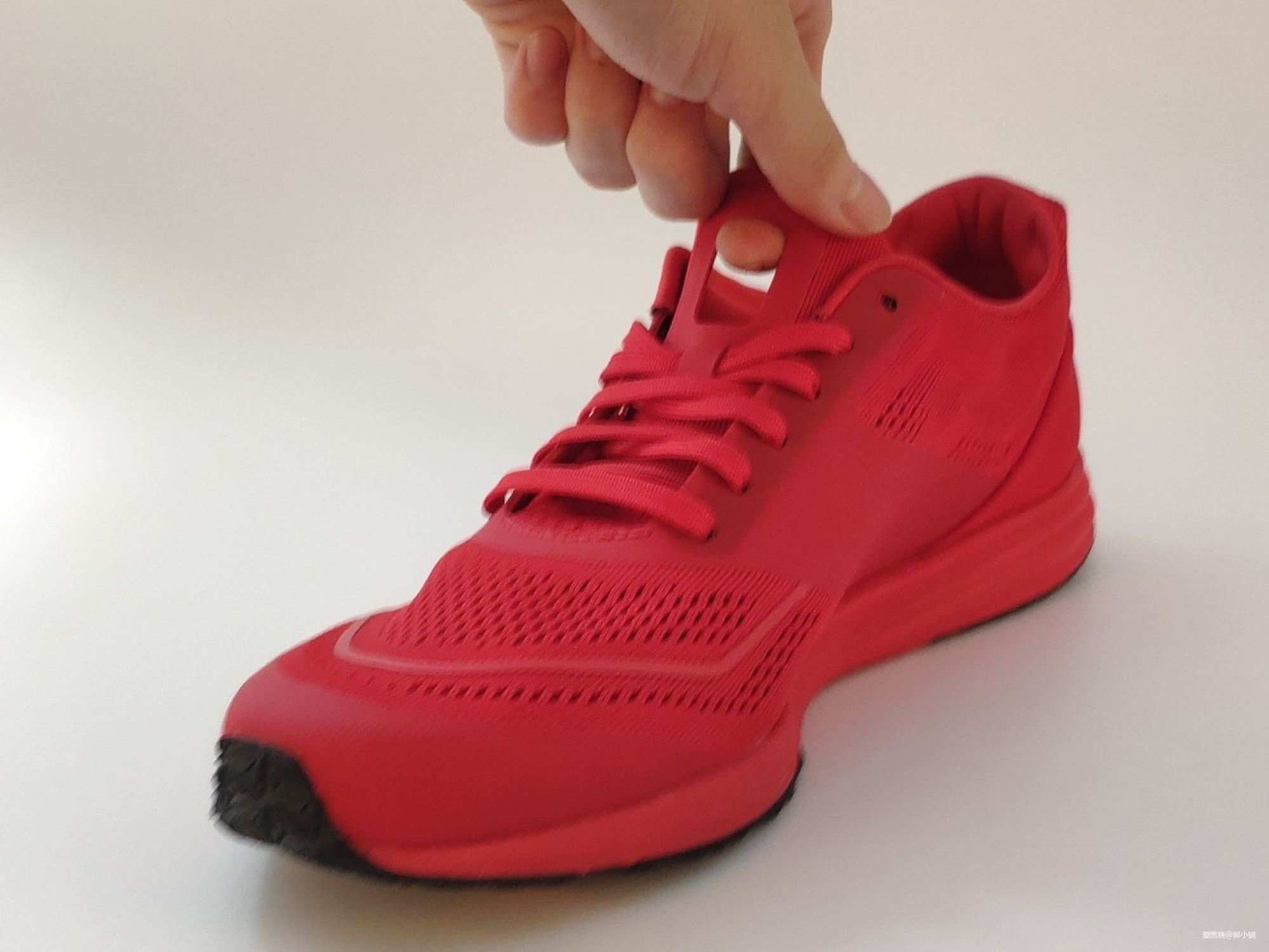 听说你一个跑者为了测评一款鞋子，差点去完成了次铁三？  迪桑特DELTA TRI OP高性能专业跑鞋