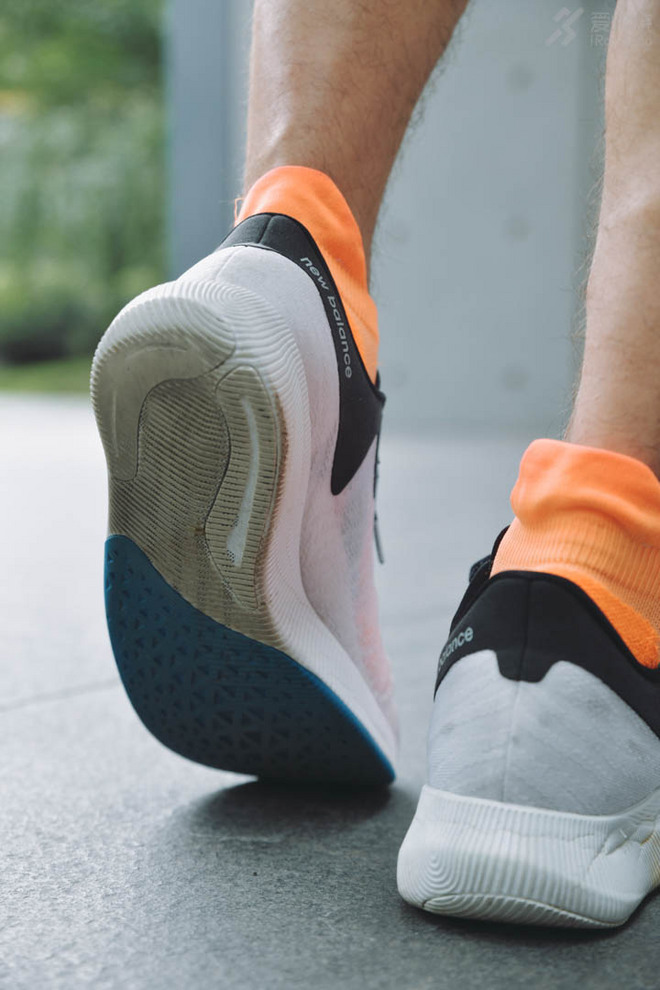碳板时代｜New Balance FuelCell TC  5280演变出的竞训之道