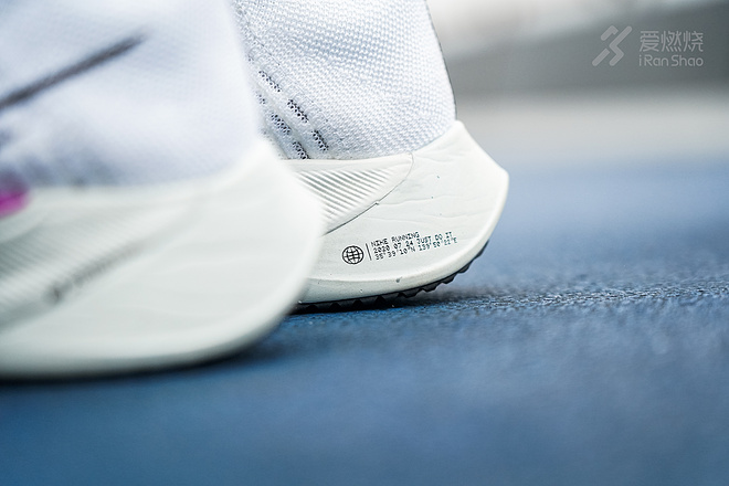 跑鞋 | 新人出道 NIKE AIR ZOOM TEMPO NEXT%