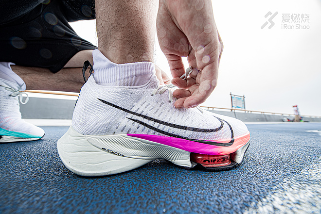 跑鞋 | 新人出道 NIKE AIR ZOOM TEMPO NEXT%