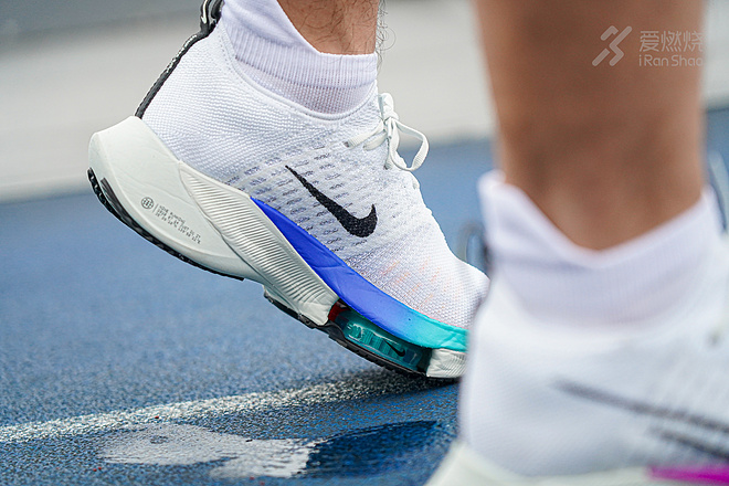 跑鞋 | 新人出道 NIKE AIR ZOOM TEMPO NEXT%