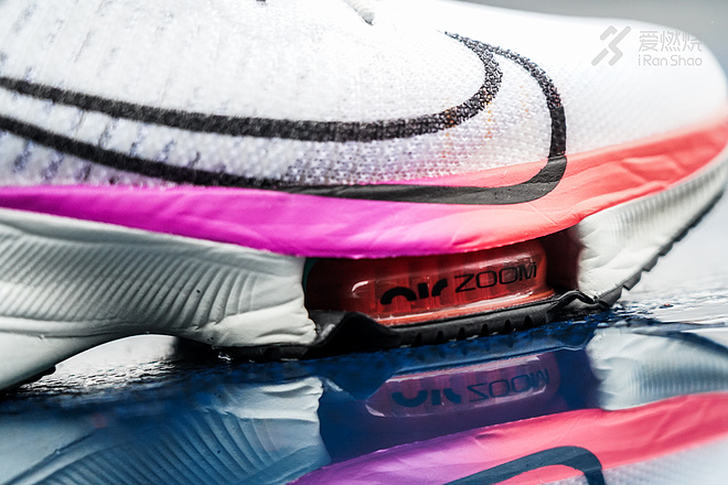 跑鞋 | 新人出道 NIKE AIR ZOOM TEMPO NEXT%
