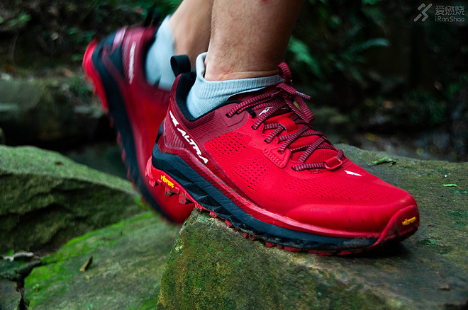 跑鞋｜一挑百里 ALTRA OLYMPUS 4.0