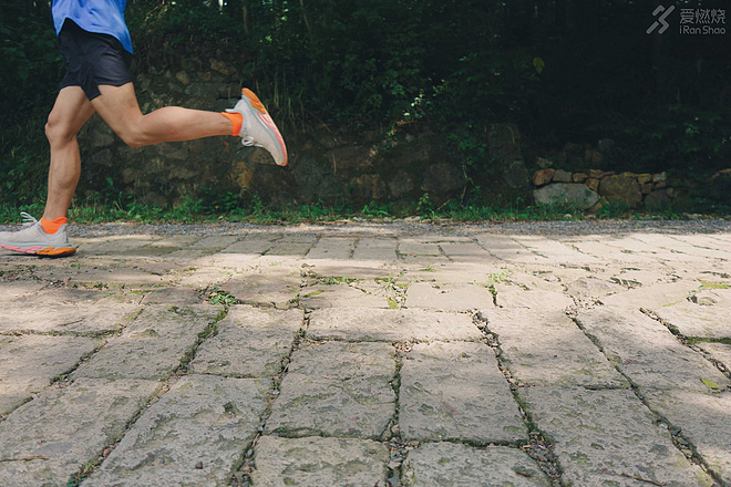 跑鞋 ｜ 极致平稳的落地体验 HOKA ONE ONE Clifton Edge