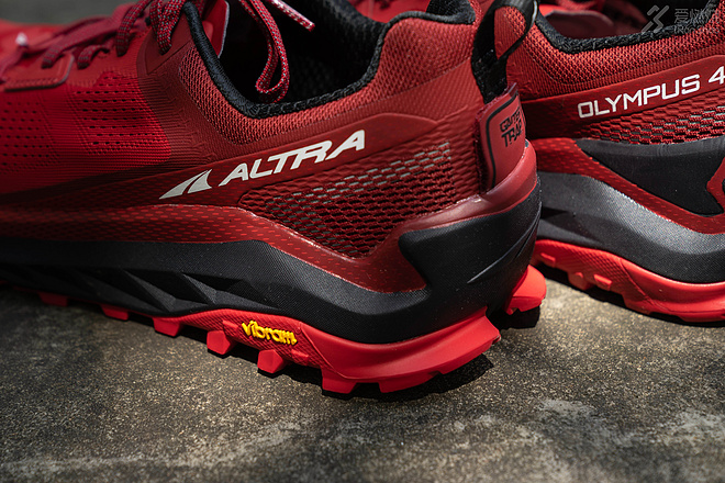 跑鞋｜一挑百里 ALTRA OLYMPUS 4.0
