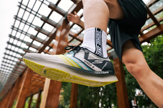 跑鞋｜破风来袭 SKECHERS GOMEB SPEED6 HYPER