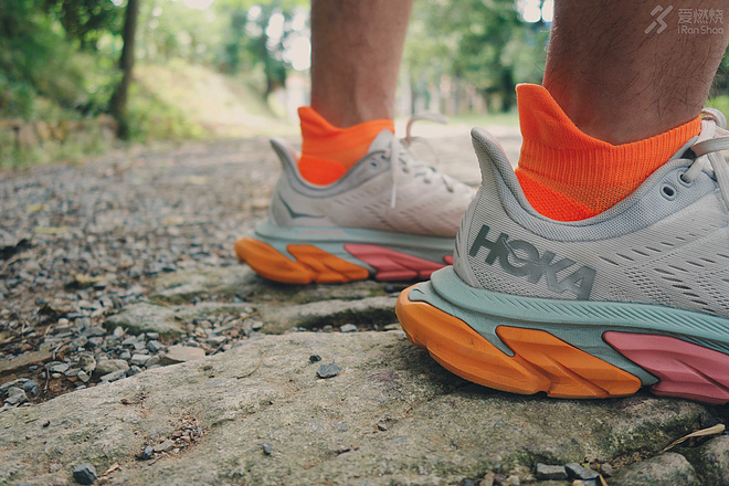 跑鞋 ｜ 极致平稳的落地体验 HOKA ONE ONE Clifton Edge