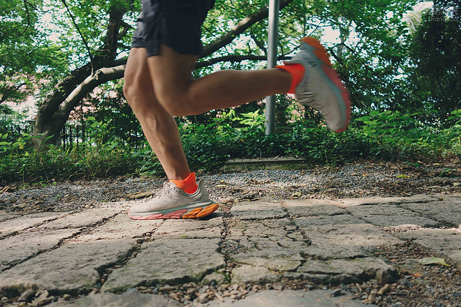 跑鞋 ｜ 极致平稳的落地体验 HOKA ONE ONE Clifton Edge