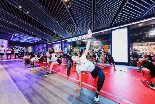 跑穿界限 斯凯奇今年首场精英跑者训练营暴汗回归！