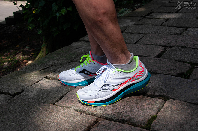 跑鞋｜负责到底 Saucony Endorphin Pro & Endorphin Speed