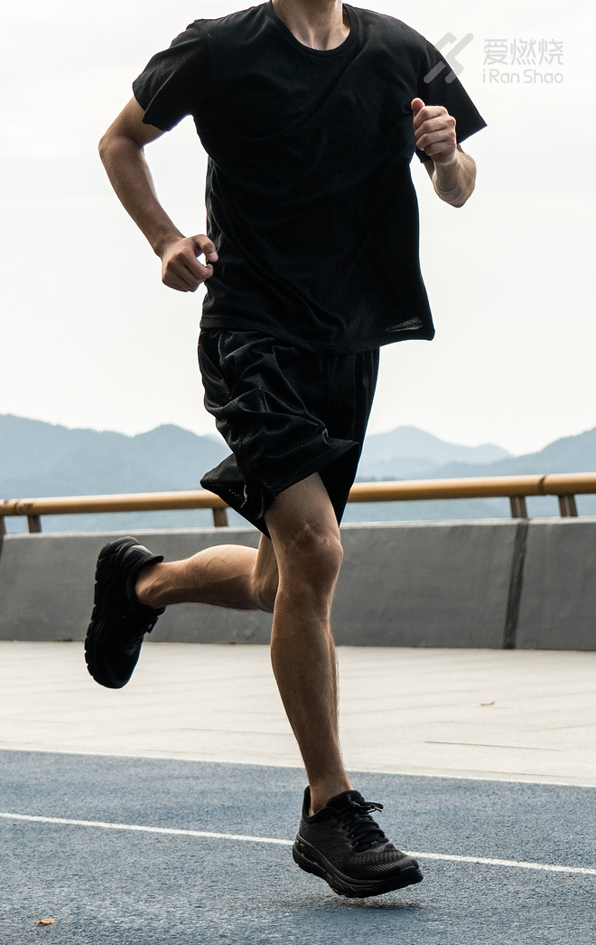 跑鞋 | 能跑+够潮= HOKA ONE ONE CLIFTON 7