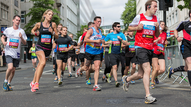 跑步时到底要不要戴耳机