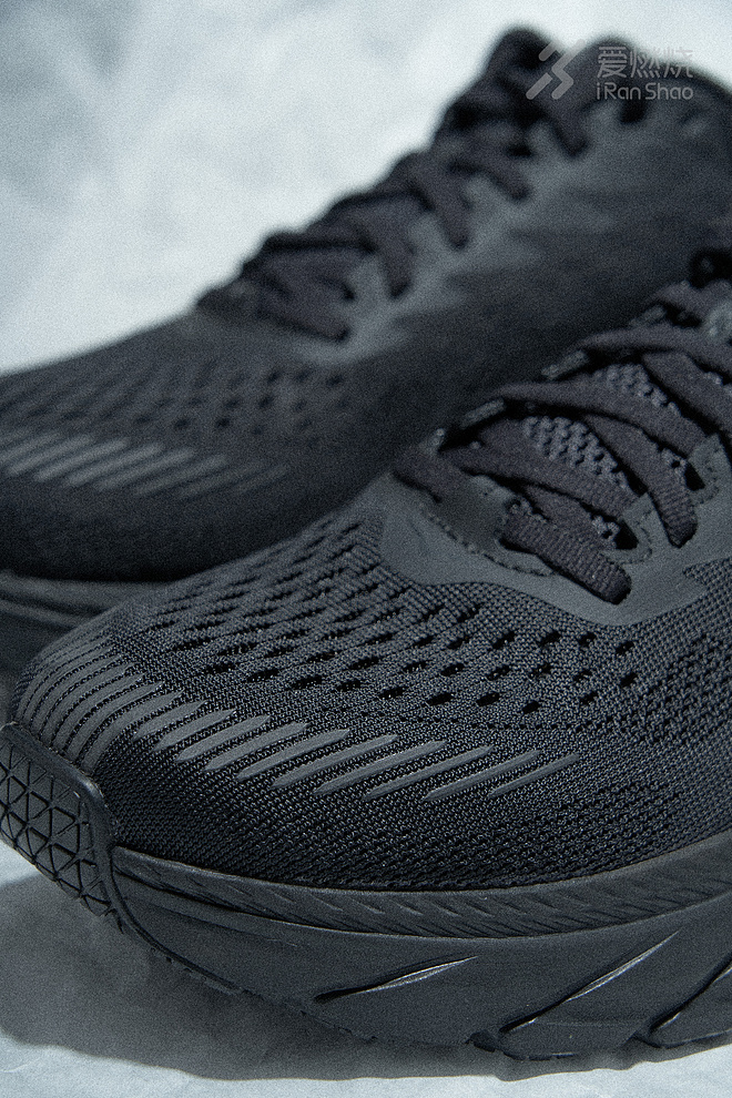 跑鞋 | 能跑+够潮= HOKA ONE ONE CLIFTON 7