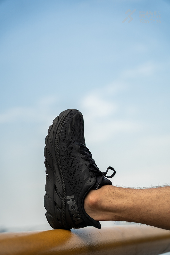 跑鞋 | 能跑+够潮= HOKA ONE ONE CLIFTON 7
