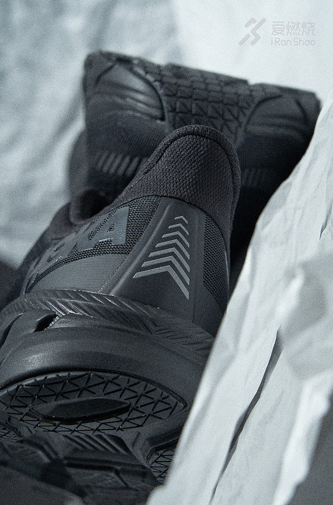 跑鞋 | 能跑+够潮= HOKA ONE ONE CLIFTON 7