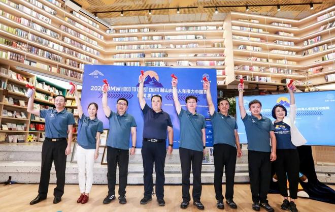 切普特盖打破5000米世界纪录 崇礼168越野赛顺利开跑 | 跑圈十件事