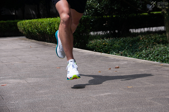 跑鞋｜负责到底 Saucony Endorphin Pro & Endorphin Speed