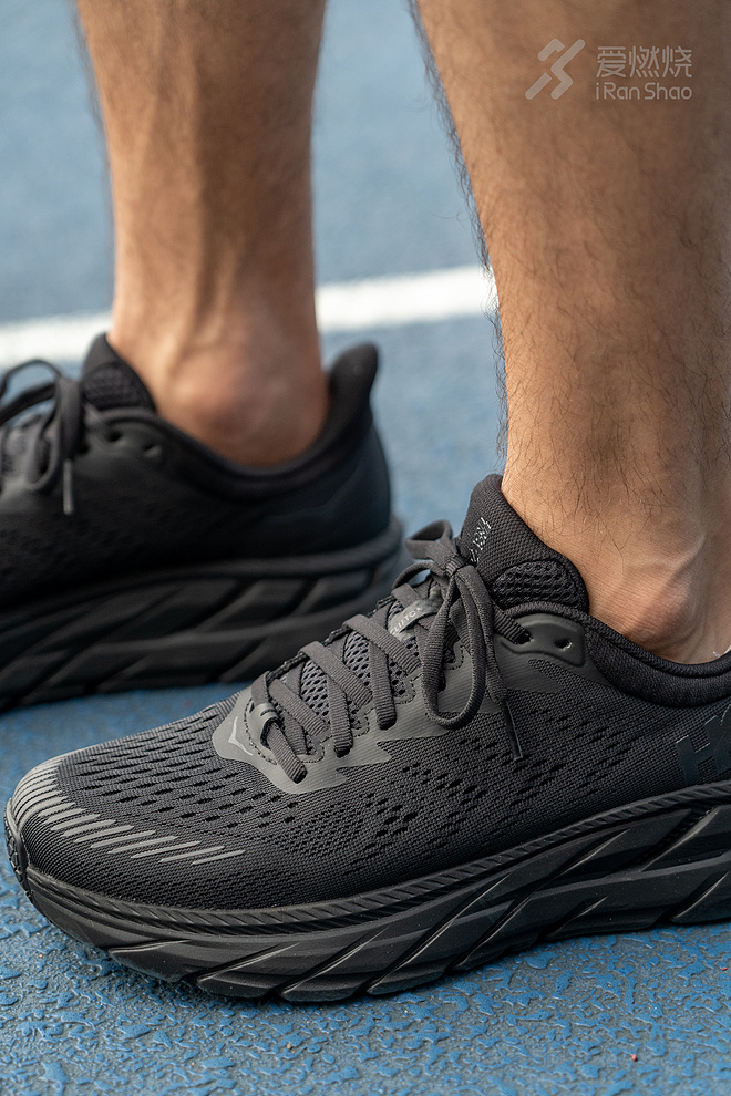 跑鞋 | 能跑+够潮= HOKA ONE ONE CLIFTON 7