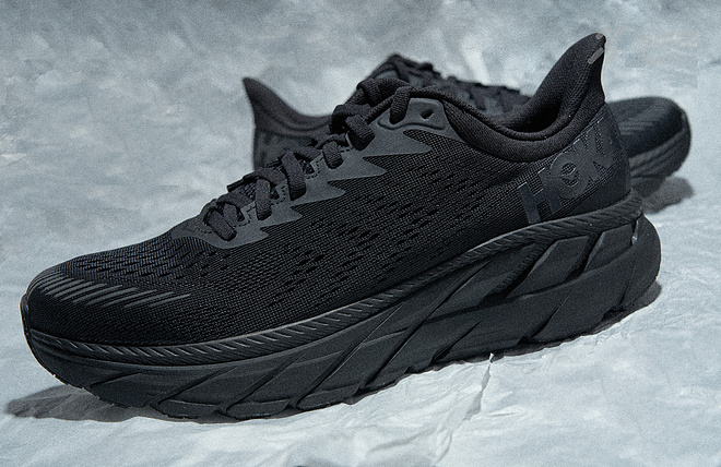 跑鞋 | 能跑+够潮= HOKA ONE ONE CLIFTON 7