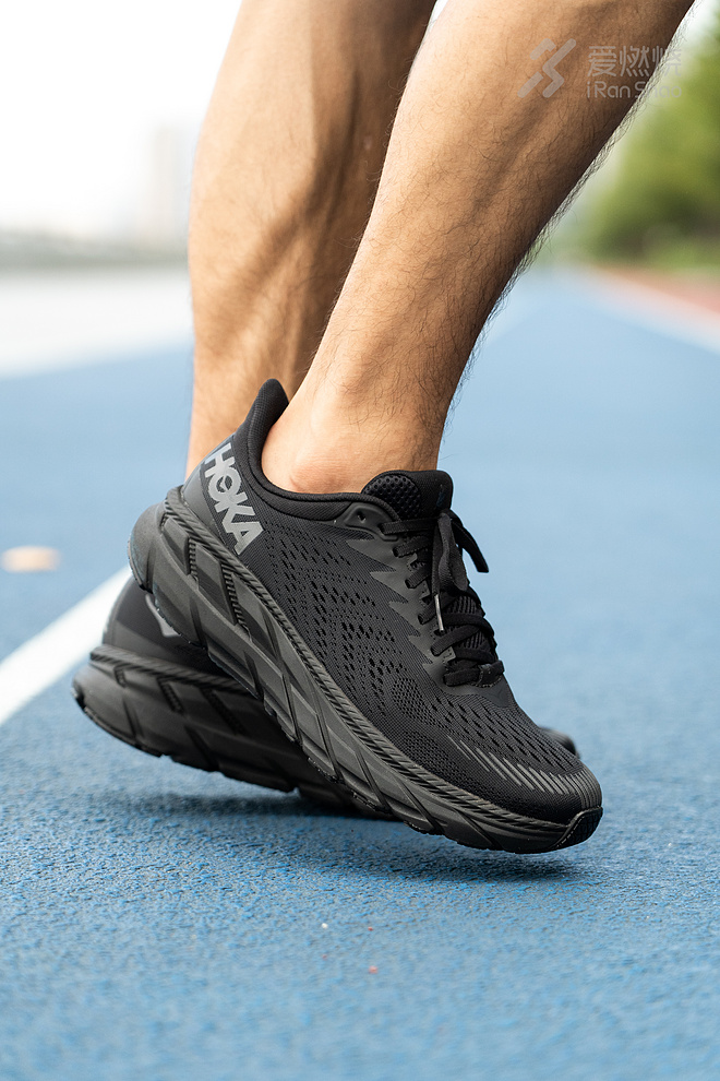 跑鞋 | 能跑+够潮= HOKA ONE ONE CLIFTON 7