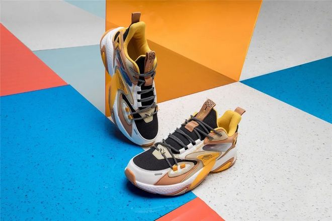 切普特盖打破5000米世界纪录 崇礼168越野赛顺利开跑 | 跑圈十件事