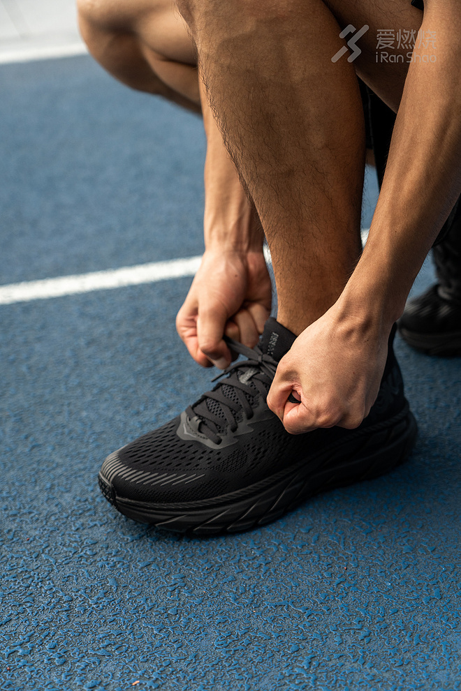 跑鞋 | 能跑+够潮= HOKA ONE ONE CLIFTON 7