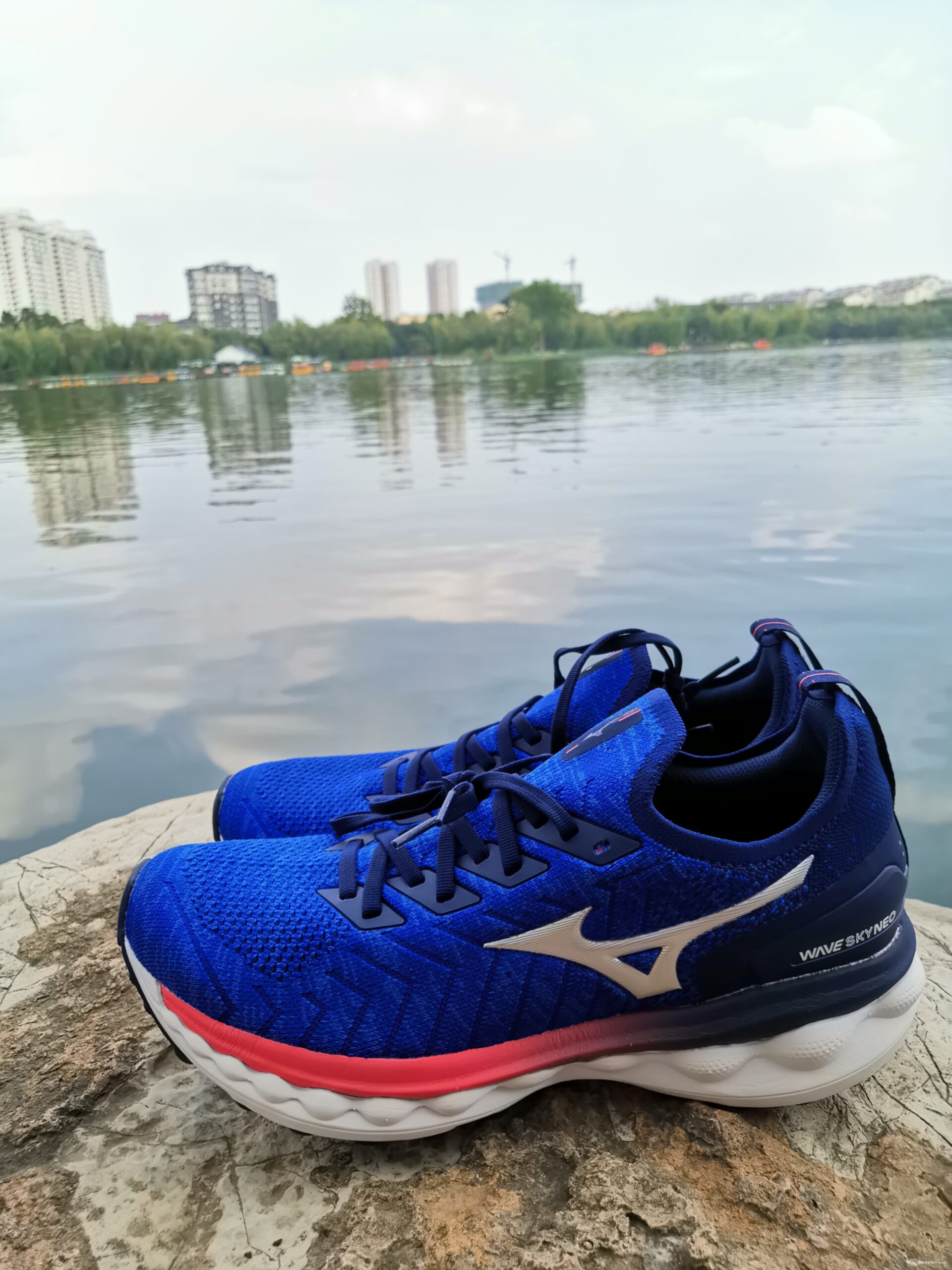 Mizuno美津浓舒适包裹慢跑鞋WAVE SKY NEO众测报告
